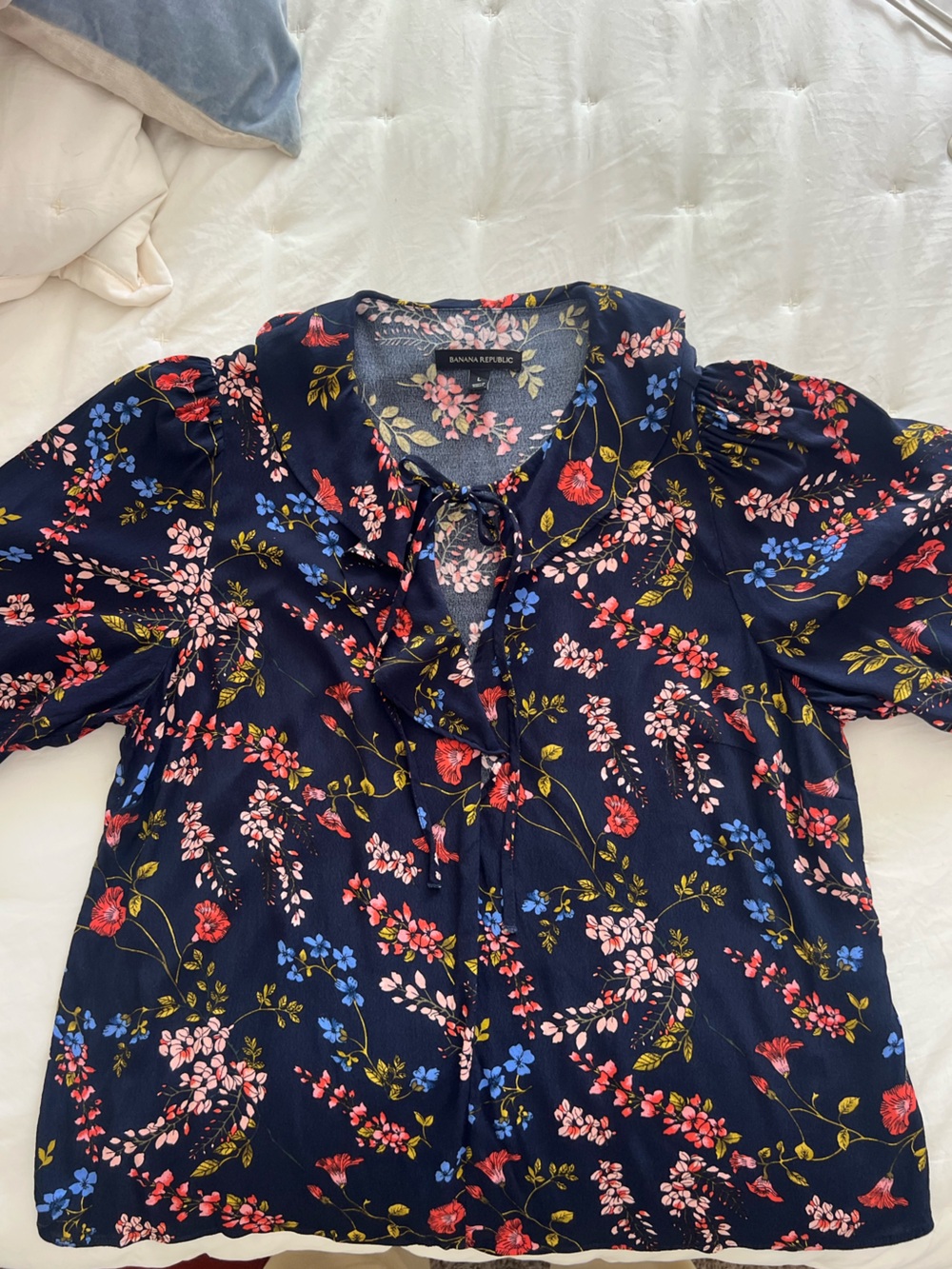 Banana Republic Navy Floral Tie-Front Puff Short Sleeve Blouse
